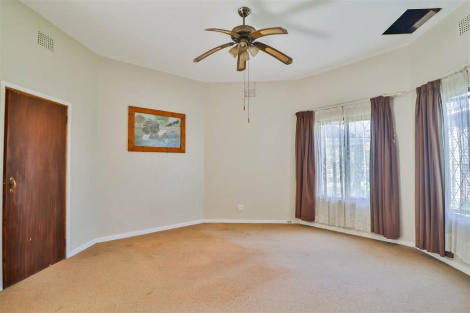 2 Bedroom Simplex in Scottburgh Central-9