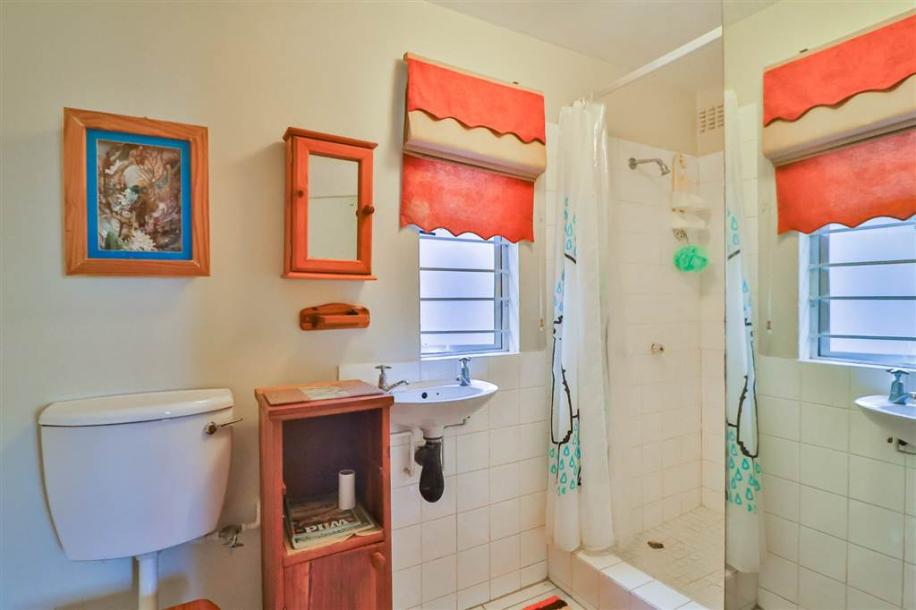 2 Bedroom Simplex in Scottburgh Central-15