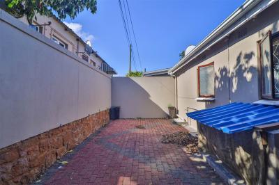 2 Bedroom Simplex in Scottburgh Central-18
