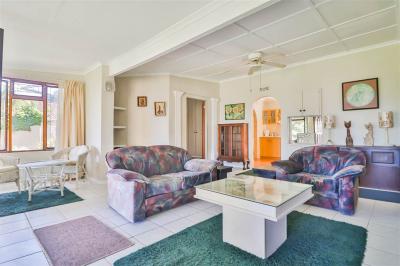 2 Bedroom Simplex in Scottburgh Central-3