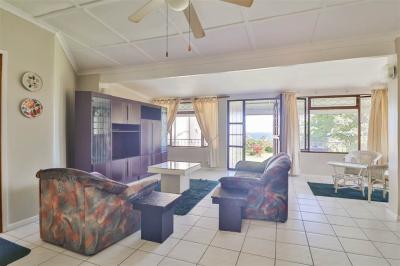 2 Bedroom Simplex in Scottburgh Central-4