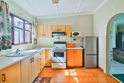 2 Bedroom Simplex in Scottburgh Central-6