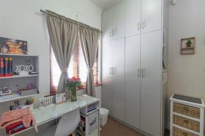 4 Bedroom House in Worcester and surrounds-5