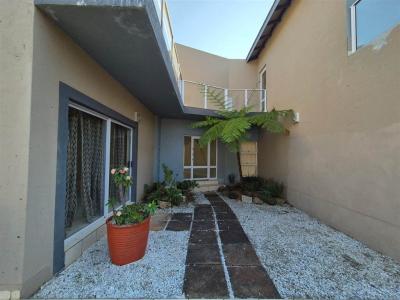 3 Bedroom House in Shelly Beach-2