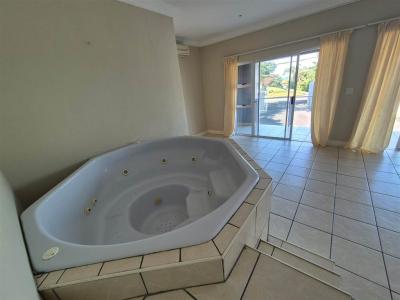 3 Bedroom House in Shelly Beach-15