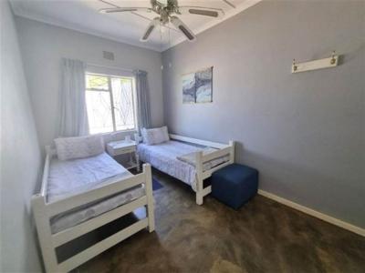 4 Bedroom House in Calitzdorp-16