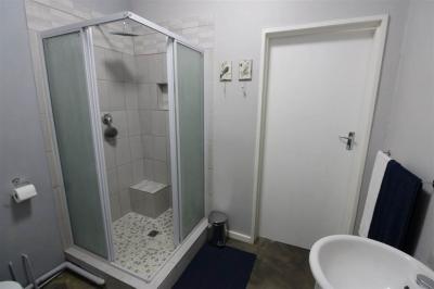 4 Bedroom House in Calitzdorp-17