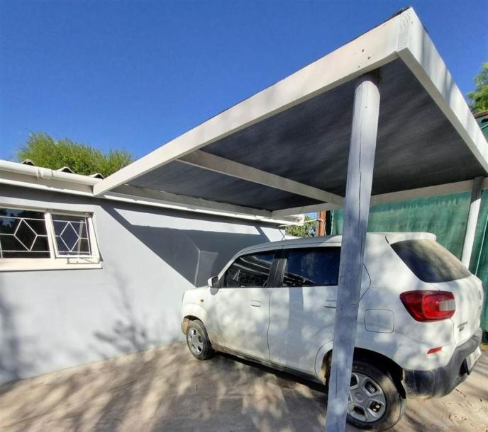 4 Bedroom House in Calitzdorp-20