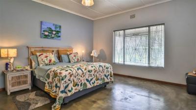 4 Bedroom House in Calitzdorp-8