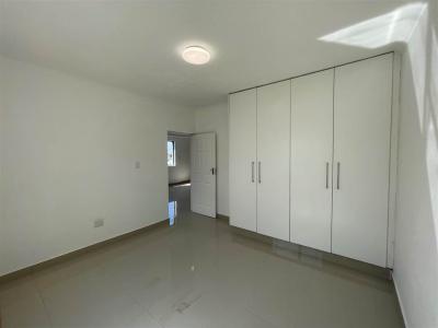 2 Bedroom Flat in Sydenham-3