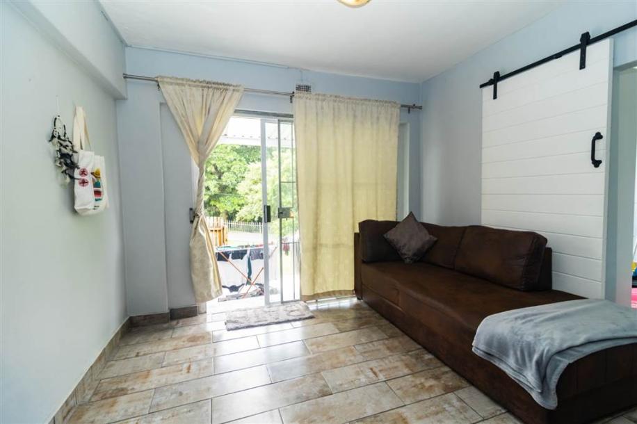 7.5 Bedroom House in Leisure Bay-18