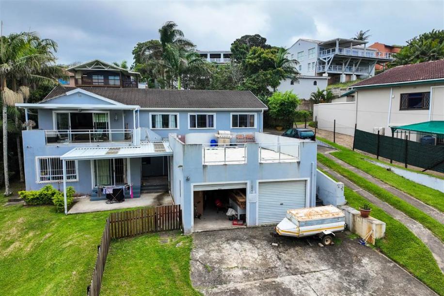 7.5 Bedroom House in Leisure Bay-1