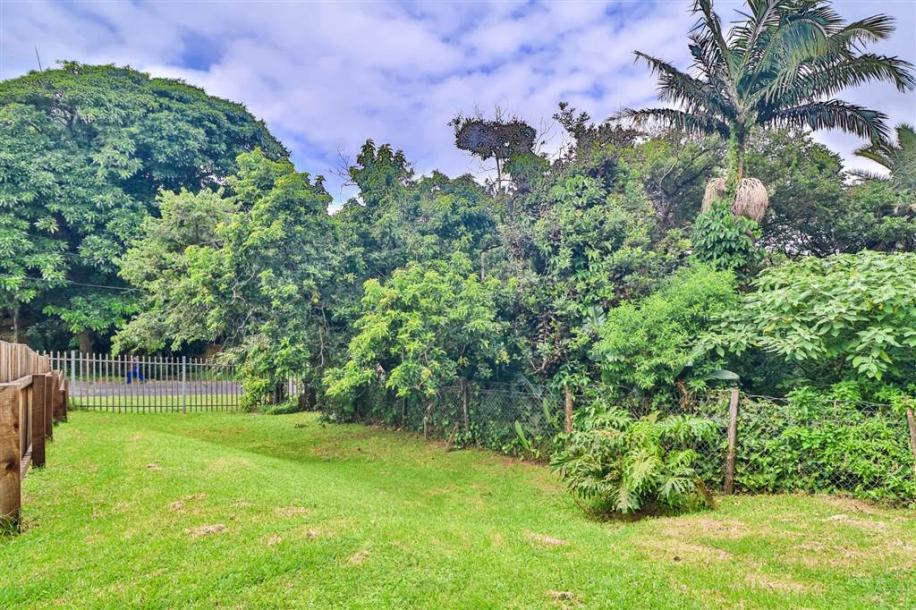 7.5 Bedroom House in Leisure Bay-2