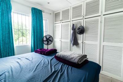 7.5 Bedroom House in Leisure Bay-3