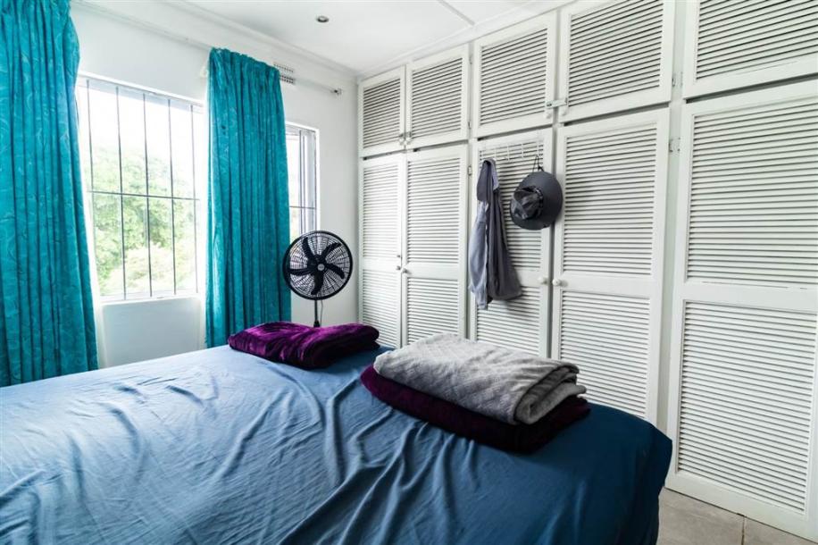 7.5 Bedroom House in Leisure Bay-3