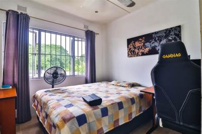 7.5 Bedroom House in Leisure Bay-7