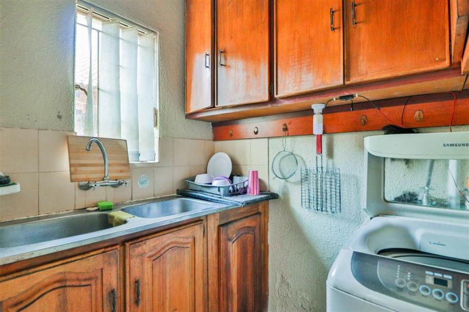 2 Bedroom Townhouse in Witbank-13