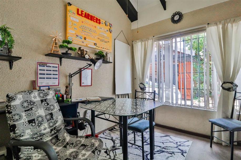 2 Bedroom Townhouse in Witbank-17