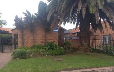 2 Bedroom Townhouse in Witbank-1