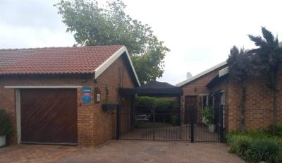 2 Bedroom Townhouse in Witbank-4
