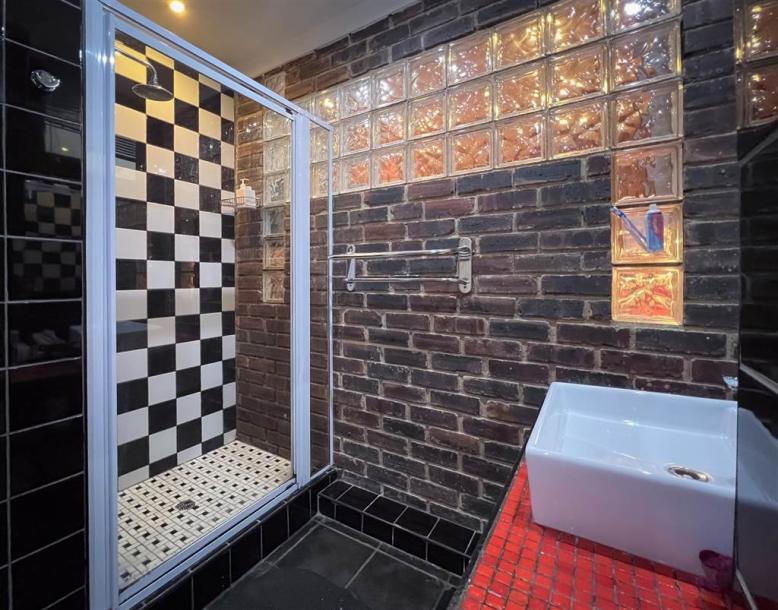 2 Bed Apartment in Rosebank-13