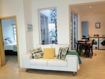 2 Bedroom Apartment in Muizenberg