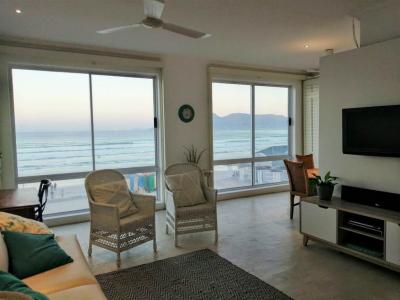 2 Bedroom Apartment in Muizenberg
