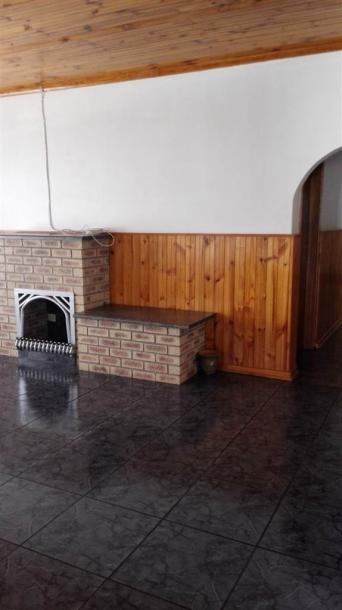 3 Bedroom House in High Ridge-3