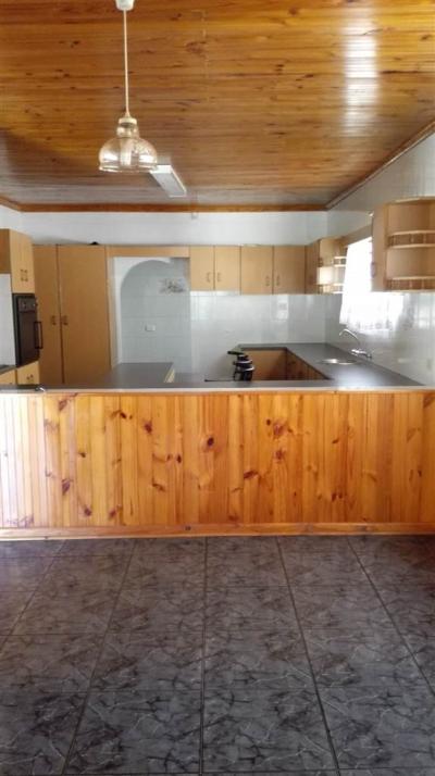 3 Bedroom House in High Ridge-5