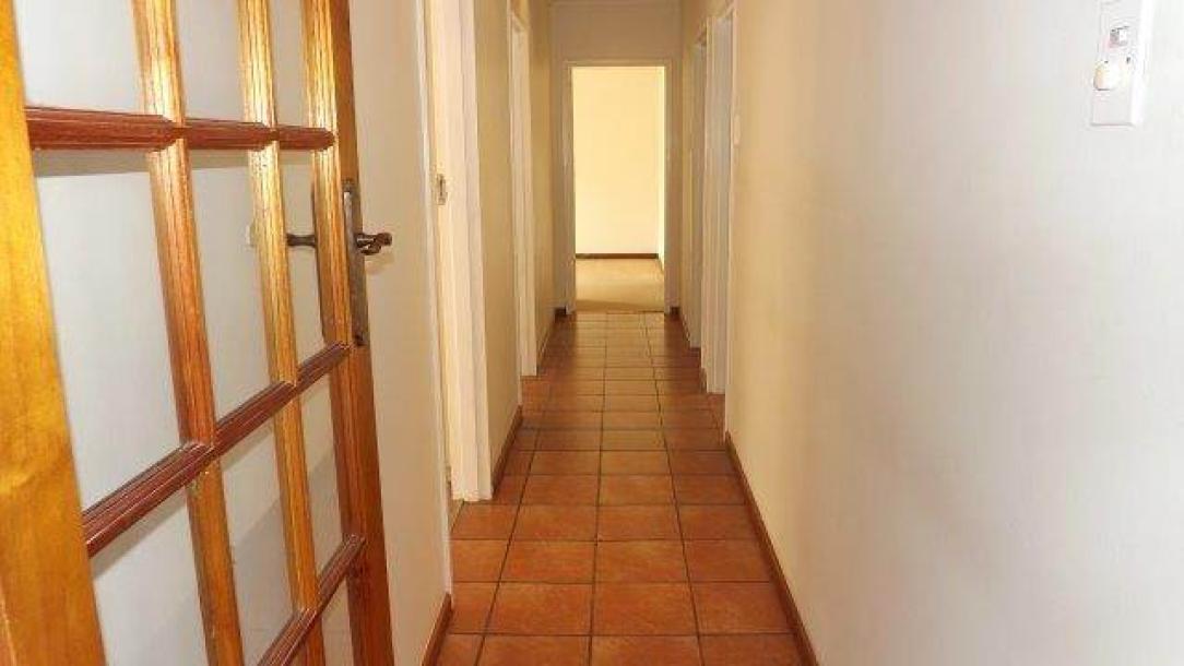 3.5 Bed House in Bluewater Bay-4