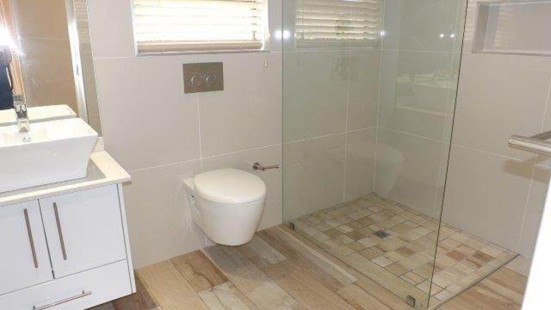 3.5 Bed House in Bluewater Bay-8