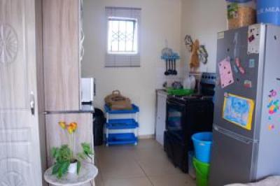 2 Bedroom House for Sale in Protea Glen-4