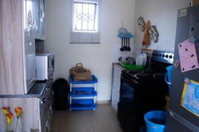 2 Bedroom House for Sale in Protea Glen-3