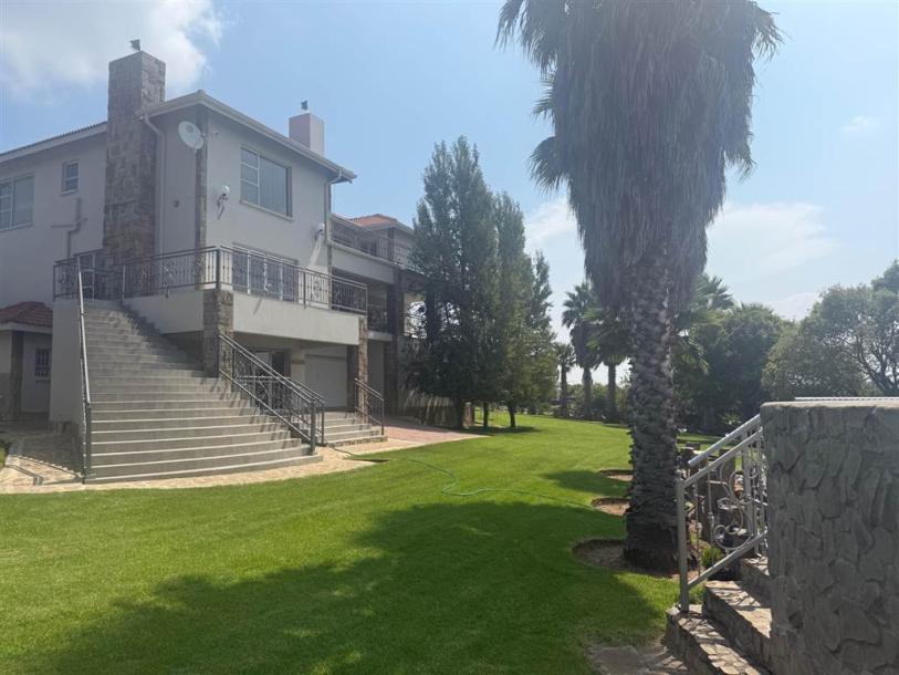 6 Bedroom House in Vaal Dam-9