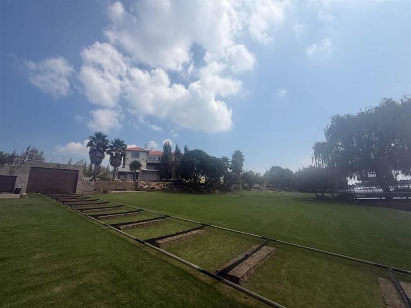 6 Bedroom House in Vaal Dam-10