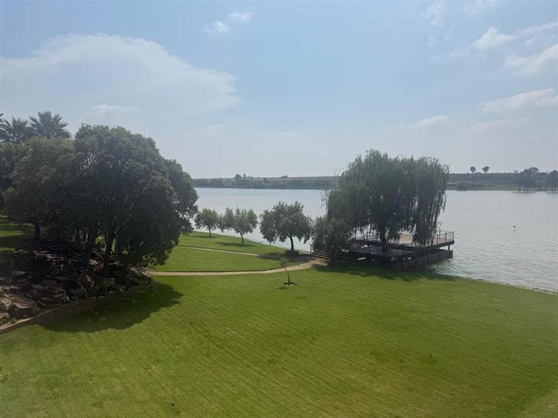 6 Bedroom House in Vaal Dam-14
