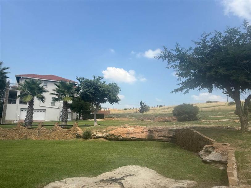 6 Bedroom House in Vaal Dam-16