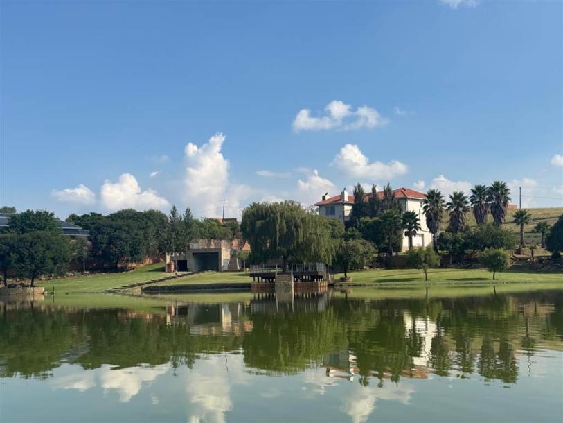 6 Bedroom House in Vaal Dam-1