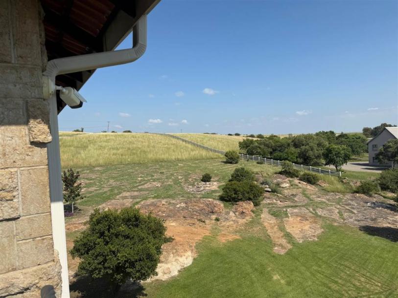 6 Bedroom House in Vaal Dam-6