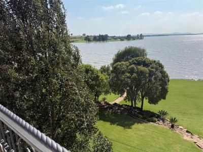 6 Bedroom House in Vaal Dam-8