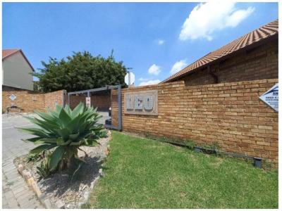 2 Bedroom Townhouse in Kosmosdal-1