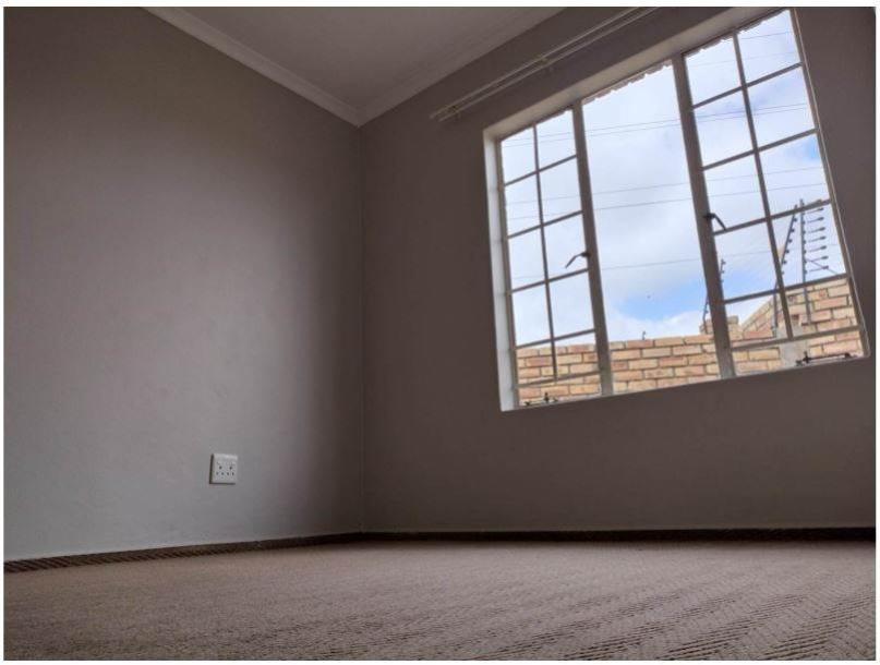 2 Bedroom Townhouse in Kosmosdal-5
