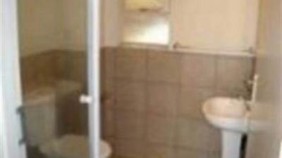 Bachelor apartment in Braamfontein