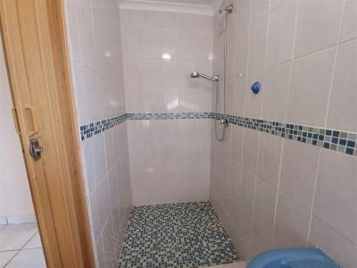 2 Bedroom Garden Cottage in Brindhaven-11