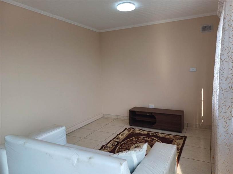 2 Bedroom Garden Cottage in Brindhaven-2