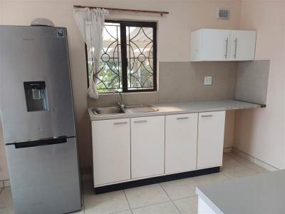 2 Bedroom Garden Cottage in Brindhaven-7