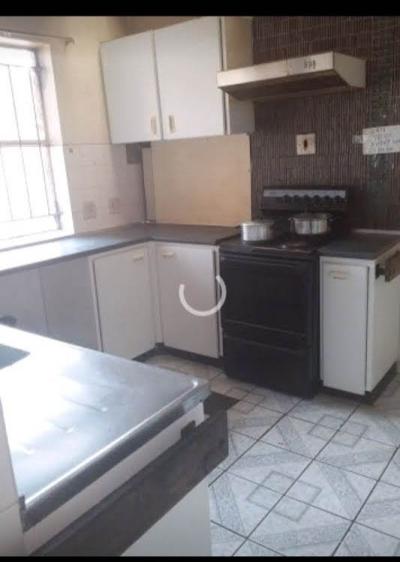 7 Bedroom House in Clubville-10