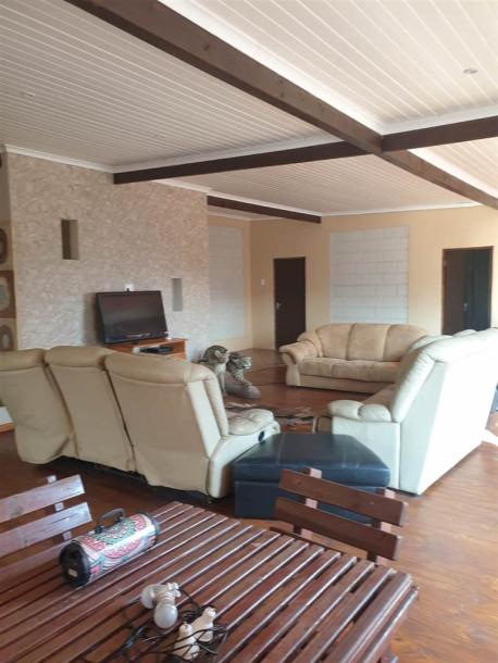 3 Bedroom House in The Rest-10