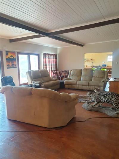 3 Bedroom House in The Rest-12