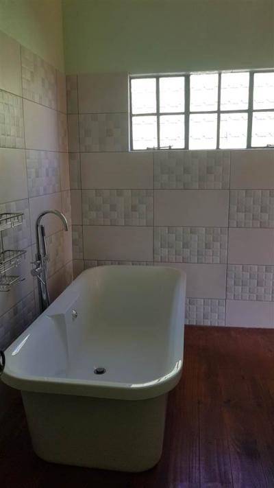 3 Bedroom House in The Rest-15